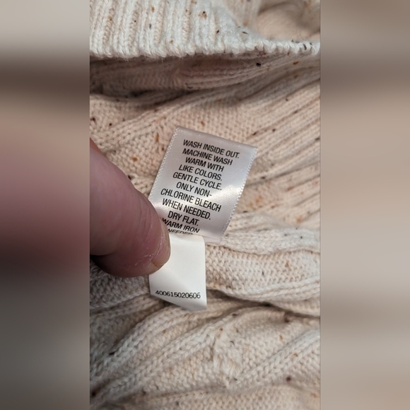 Croft & Barrow Cream Cable Knit Sweater Medium NWT - Picture 4 of 9